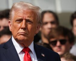 Дональд Трамп - Как пошлины укрепляют экономику США в диалоге с Китаем donald tramp kak poshliny ukreplyayut ekonomiku ssha v dialoge s kitaem-t-nw-ru-174478582600-0