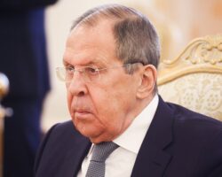 lavrov i tokaev obsudili krizis v oon izza kryma i donbassa-t-nw-ru-174470674600-0