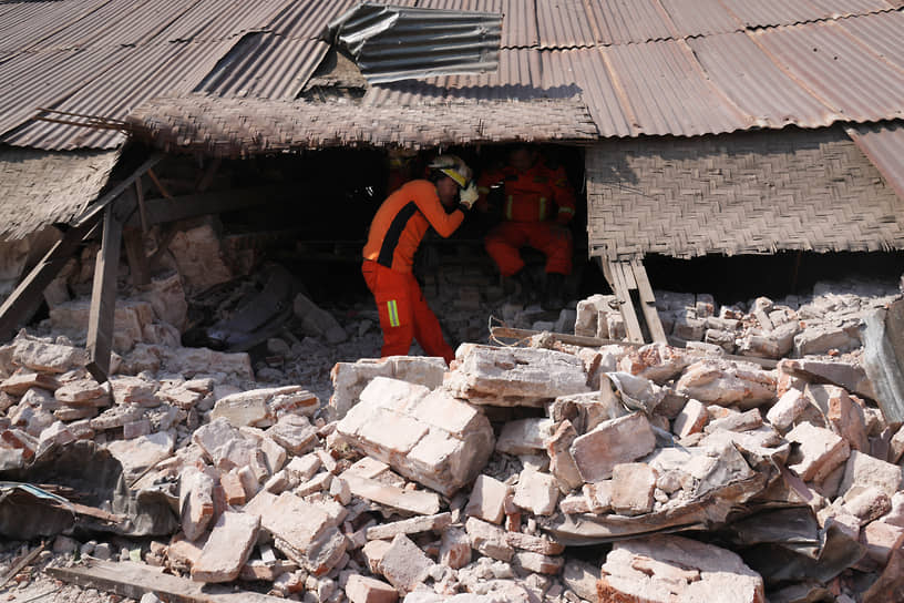 МЧС России и международные спасатели помогают Мьянме после разрушительного землетрясения -0