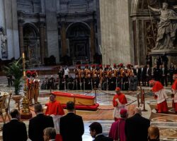 olga lyubimova predstavit rossiyu na czeremonii proshhaniya s papoj rimskim francziskom-t-nw-ru-174542636600-0