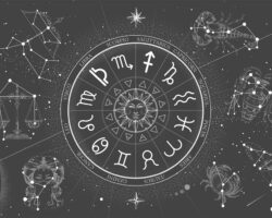 Оптимистичный гороскоп для Овнов, Львов и Стрельцов на 14 апреля Astrology wheel with zodiac signs on constellation map backgroun