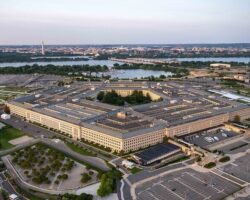 pentagon fokusiruetsya na ii i giperzvuke sokrashhaya kontrakty s i -t-nw-ru-174463074000-0
