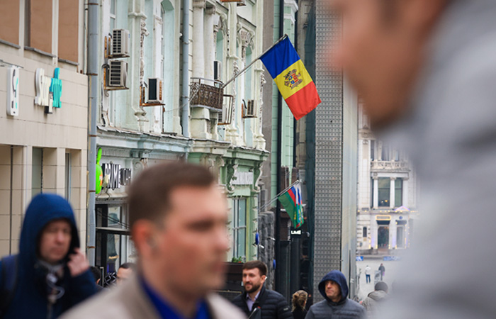 Россия высылает трех сотрудников посольства Молдавии