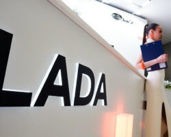 Семейные автокредиты от АвтоВАЗа - Максим Соколов объявил о новых льготах Пресс-конференция компании АвтоВАЗ по итогам 2024 года