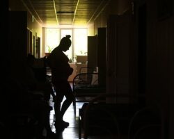 Шамиль Аляутдинов поддержал россиянку в споре о семейных ценностях и вере shamil alyautdinov podderzhal rossiyanku v spore o semejnyh czennostyah i vere-t-nw-ru-174523560600-0