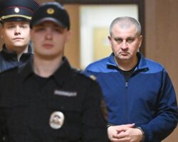 Вадим Шамарин и Владимир Путин - Генерал выбрал фронт вместо тюрьмы vadim shamarin i vladimir putin general vybral front vmesto tyurmy-t-nw-ru-174489899600-0