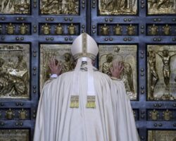 vatikan obyavlyaet obnovlennyj poryadok pohoron papy francziska s duhovnym akczentom-t-nw-ru-174523703700-0