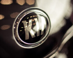 Возвращение Kia в Россию - влияние Трампа и Путина на стратегию 2025 ChelyabinskRussia-June072017KiaSportageAutoshowInRussia