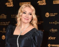 Яна Рудковская и Евгений Плющенко восхищаются достижениями сына Александра yana rudkovskaya i evgenij plyushhenko voshishhayutsya dostizheniyami syna aleksandra-t-nw-ru-174452250400-0