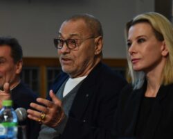 Юлия Высоцкая и Андрей Кончаловский - летние мгновения на вилле в Италии yuliya vysoczkaya i andrej konchalovskij letnie mgnoveniya na ville v italii-t-nw-ru-174486127200-0