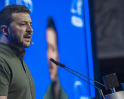 Зеленский обвинил США в использовании компонентов для ракеты по Киеву zelenskij obvinil ssha v ispolzovanii komponentov dlya rakety po kievu-t-nw-ru-174561647700-0