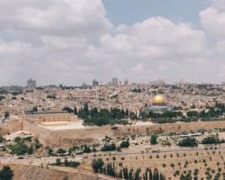 Аэропорт Бен-Гурион снова под ударом из-за усилившегося давления хуситов aeroport bengurion snova pod udarom izza usilivshegosya davleniya husitov-t-nw-ru-174791048800-0