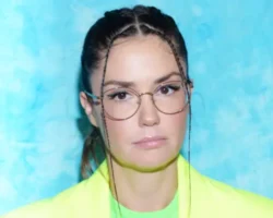 Агата Муцениеце запечатлела добрые моменты со медвежонком Алешей agata muczeniecze zapechatlela dobrye momenty so medvezhonkom aleshej-t-nw-ru-174765484500-0