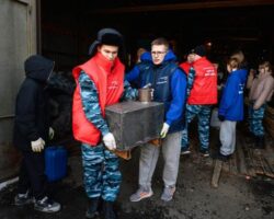 Алексей Вихарев и Волонтерский центр Ирбита отправили 10 тонн груза для СВО в ЛДНР aleksej viharev gumanitarnaya pomosh_t-nw