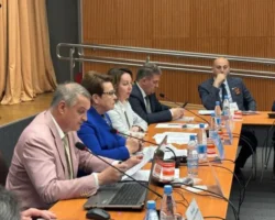 Денис Паслер и омбудсмены России выявляют проблемы поддержки ветеранов СВО в Свердловской области denis pasler i ombudsmeny rossii vyyavlyayut problemy podderzhki veteranov svo v sverdlovskoj oblasti-t-nw-ru-174714180500-0