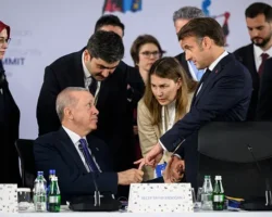 Эммануэль Макрон и Реджеп Тайип Эрдоган обсудили диалог на саммите в Албании emmanuel makron i redzhep tajip erdogan obsudili dialog na sammite v albanii-t-nw-ru-174751115000-0