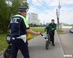 ГИБДД Москвы усилила контроль за самокатами и велокурьерами для безопасности gibdd moskvy usilila kontrol za samokatami i velokurerami dlya bezopasnosti-t-nw-ru-174810794600-0