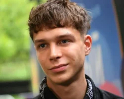 gleb kalyuzhnyj nachinaet sluzhbu s ulybkoj vdohnovlennyj malyshom-t-nw-ru-174845509400-0