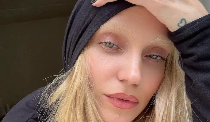 Еле стоящая на ногах Глюкоза опозорилась в компании Волочковой у всех на глазах: Хихикали и шатались