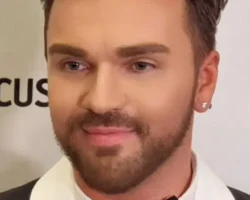 Илья Резник и Александр Панайотов размышляют в "Крокус Сити Холле" ilya reznik i aleksandr panajotov razmyshlyayut v krokus siti holle-t-nw-ru-174765499400-0