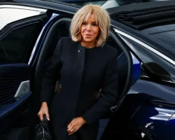 Как семейный эпизод Эммануэля и Брижит Макронов укрепил имидж президента kak semejnyj epizod emmanuelya i brizhit makronov ukrepil imidzh prezidenta-t-nw-ru-174825028700-0