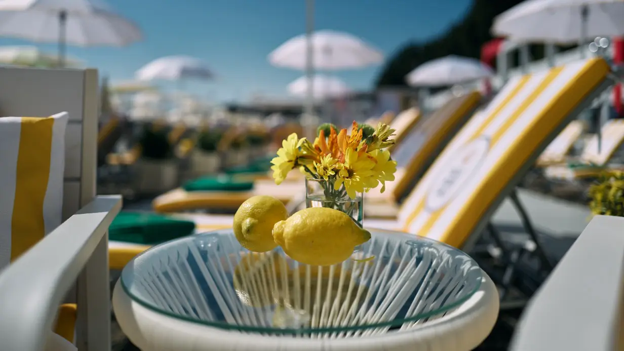 Пляж Radio Monte Carlo открылся в отеле Pullman в Сочи