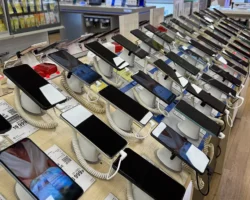 roskachestvo i sergej kuzmenko rasskazali kak izbezhat obmana v salonah svyazi-t-nw-ru-174759571100-0