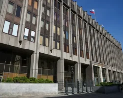 Совет Федерации отклонил инициативу о поправках в Конституцию России sovet federaczii otklonil inicziativu o popravkah v konstitucziyu rossii-t-nw-ru-174766418800-0