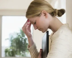 svetlana burnaczkaya iz ao mediczina obyasnyaet kak meteozavisimost signaliziruet o zdorove-t-nw-ru-174765960800-0