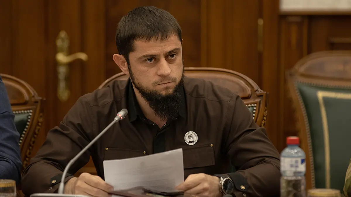 Зеленский ввел санкции против министра Чечни Дудаева и экс-депутата Мосийчука