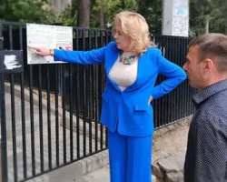 Янина Павленко и Юрий Нимченко сражаются за проход к «Пятому кварталу» в Ялте yanina pavlenko i yurij nimchenko srazhayutsya za prohod k pyatomu kvartalu v yalte-t-nw-ru-174747982900-0