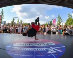 Москва отмечает День молодежи с фестивалями на ВДНХ и 250 площадках moskva otmechaet den molodezhi s festivalyami na vdnh i 250 ploshhadkah-t-nw-ru-0