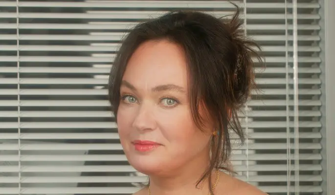 Поцелуи со сцены: Гузеева пошла ва-банк с мужчиной у всех на виду