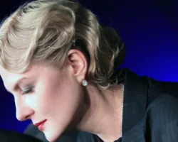 Рената Литвинова с дочерью Ульяной Добровской воссоединились в Париже renata litvinova s docheryu ulyanoj dobrovskoj vossoedinilis v parizhe-t-nw-ru-174874552400-0