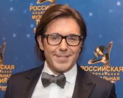 Светлая память Александру Пономаренко от братьев Пономаренко и «Кривое зеркало» svetlaya pamyat aleksandru ponomarenko ot bratev ponomarenko i krivoe zerkalo-t-nw-ru-174890577000-0