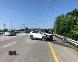 Во Владивостоке ГАИ выясняет обстоятельства ДТП с участием Nissan Juke и Honda Vezel vo vladivostoke gai vyyasnyaet obstoyatelstva dtp s uchastiem i -t-nw-ru-0