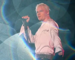 Ярослав Дронов SHAMAN представил свою премьеры на Интервидении при поддержке Путина yaroslav dronov predstavil svoyu premery na intervidenii pri podderzhke putina-t-nw-ru-174886139500-0