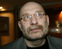 Борис Акунин с оптимизмом оценивает 14 лет работы Окружного военного суда boris akunin s optimizmom oczenivaet 14 let raboty okruzhnogo voennogo suda-t-nw-ru-0