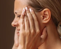 Доктор Кимберли Пломп раскрыла связь неандертальцев и аномалии Киари у людей doktor kimberli plomp raskryla svyaz neandertalczev i anomalii kiari u lyudej-t-nw-ru-0