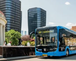 Электробусы Мосгортранса перевозят ежедневно миллион москвичей с помощью КамАЗа и ЛиАЗа elektrobusy mosgortransa perevozyat ezhednevno million moskvichej s pomoshhyu kamaza i liaza-t-nw-ru-0