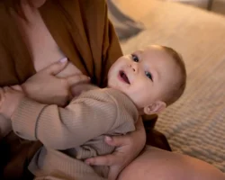 Эмили Энгер и Бриана Вестленд обсуждают новые тренды естественного вскармливания в США emili enger i briana vestlend obsuzhdayut novye trendy estestvennogo vskarmlivaniya v ssha-t-nw-ru-0