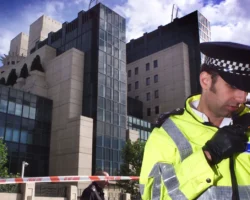 Квентина Сепельяка спасли в Лондоне благодаря Скотленд-Ярду kventina sepelyaka spasli v londone blagodarya skotlendyardu-t-nw-ru-0