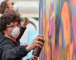 Муралы и искусство Игоря Бойко и Дарьи Смирновой преобразуют Москву muraly i iskusstvo igorya bojko i dari smirnovoj preobrazuyut moskvu-t-nw-ru-0