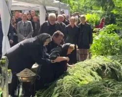 Полина Копылова и Андрей Никитин поддерживают близких Романа Старовойта polina kopylova i andrej nikitin podderzhivayut blizkih romana starovojta-t-nw-ru-0