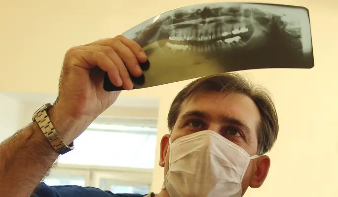 Как питаться с брекетами: советы стоматолога для исправляющих прикус