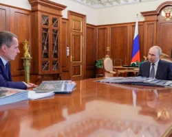 Владимир Путин и Вячеслав Гладков обсуждают судьбу Белгородской области vladimir putin i vyacheslav gladkov obsuzhdayut sudbu belgorodskoj oblasti-t-nw-ru-0