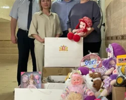 czykun iz urala peredal podarki detyam dnr iz sverdlovskoj oblasti-t-nw-ru-0