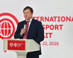 investory obnovili pamyatniki moskvy pri uchastii vladimira efimova i e solovyovoj-t-nw-ru-0