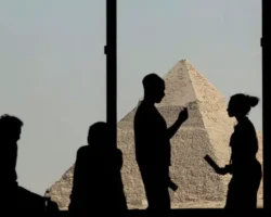 rossiyane i mariya issleduyut novye priklyucheniya v egipte vo vremya puteshestviya-t-nw-ru-0