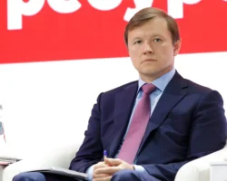 v moskve zapuskayut 25 proektov krt dlya obnovleniya gorodskih territorij govorit vladimir efimov-t-nw-ru-0